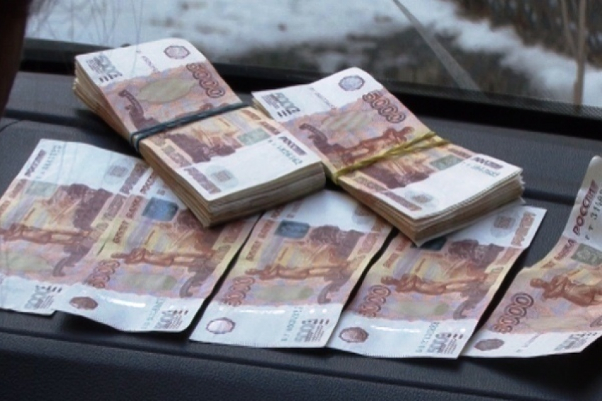 В Волгограде предприниматели пытались сбыть полтора миллиона фальшивых рублей