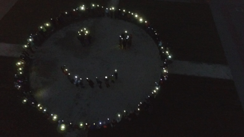 200 школьников из Волжского «засветились» на главной площади города