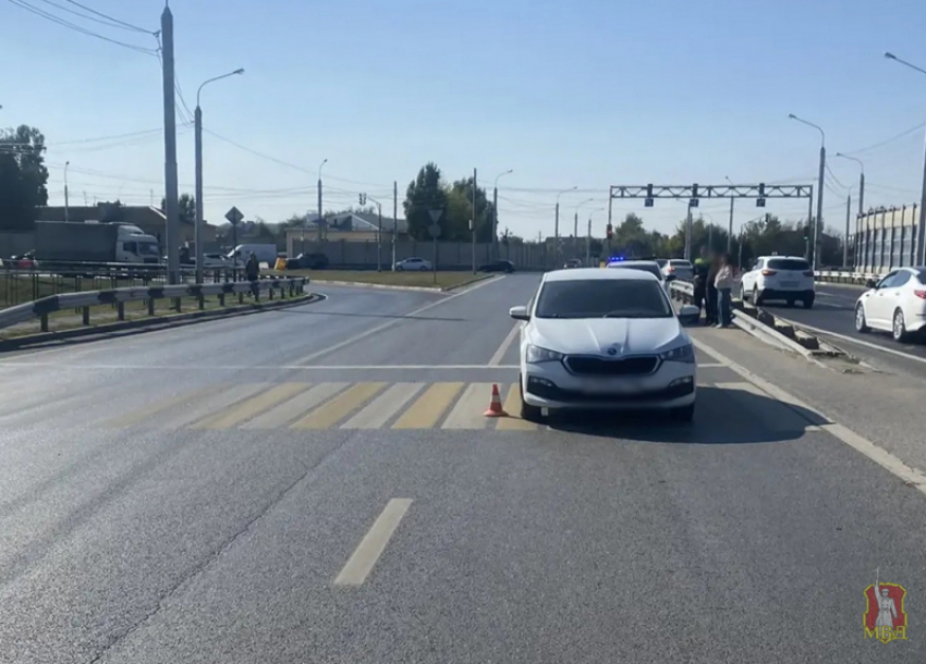 Под Волжским «Шкода Рапид» сбила женщину на пешеходном переходе