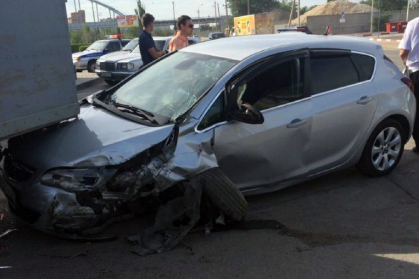В тройном ДТП на юге Волгограда пострадала новорожденная девочка