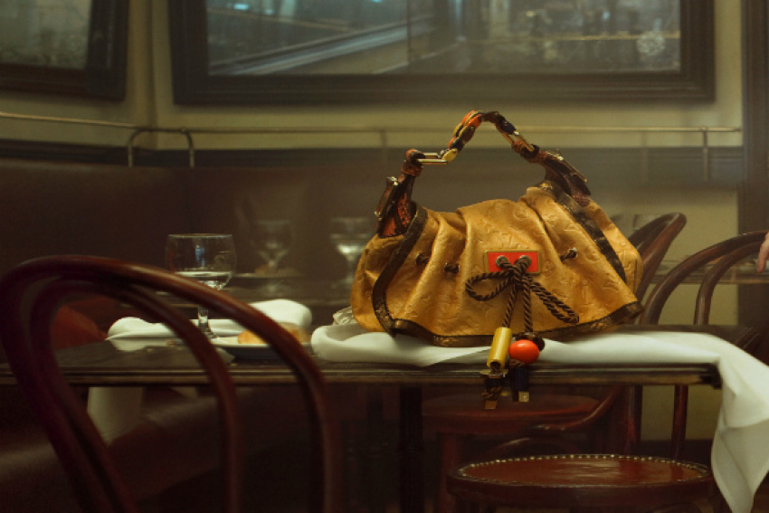 У волжанки увели сумку прямо из кафе