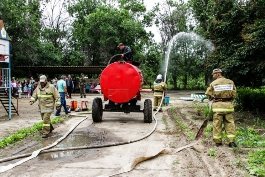 Жители Заплавного стали частью пожарной дружины региона