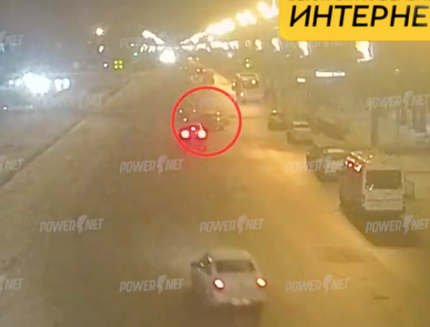 Автомобилист устроил ДТП, проехав поперек дороги в Волжском