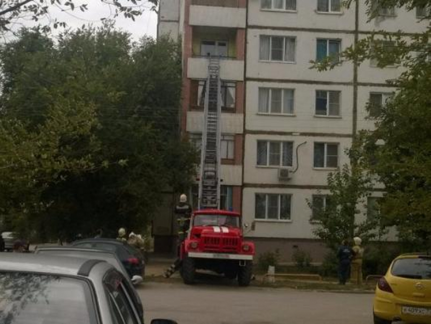 В 23 микрорайон Волжского «понаехали» пожарные машины  