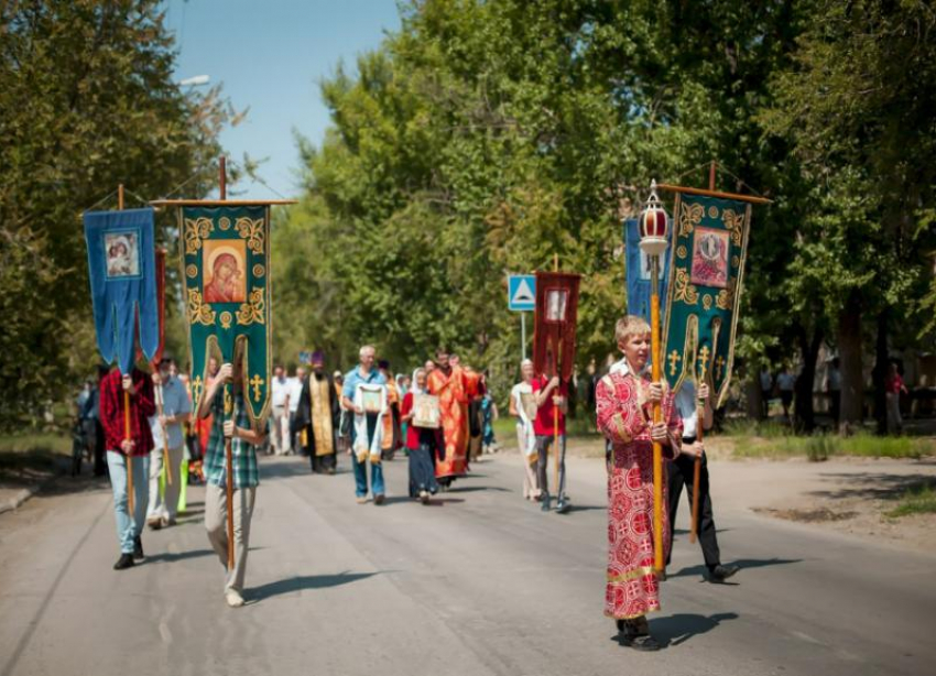 В день памяти царской семьи Романовых в Волжском пройдёт традиционный крестный ход (18+)