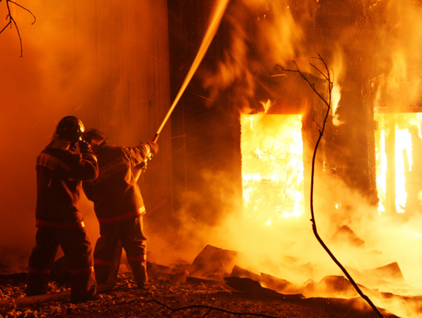 Своего дома в результате пожара лишилась семья из Среднеахтубинского района 