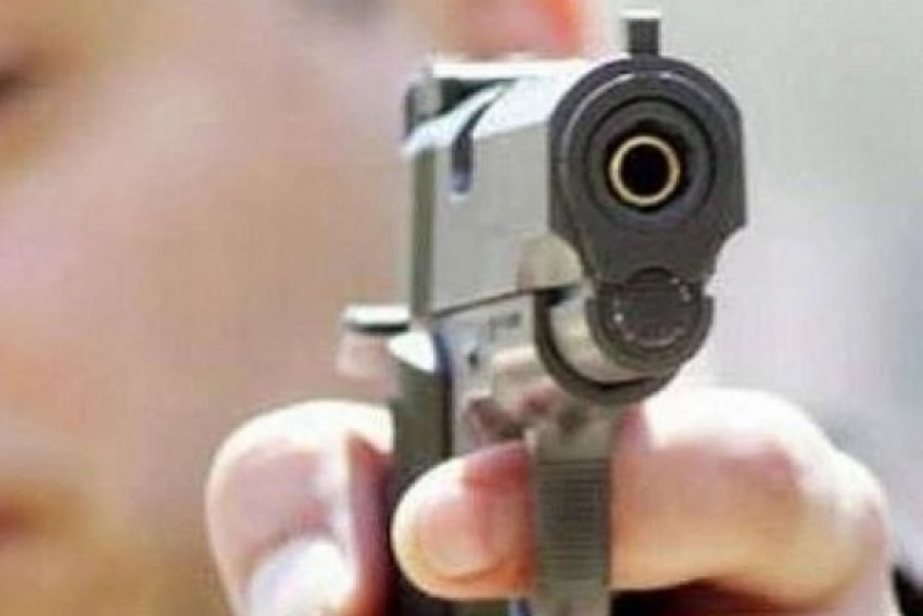 ПТУшник из Волжского расстрелял из пневматического пистолета маршрутку с пассажирами