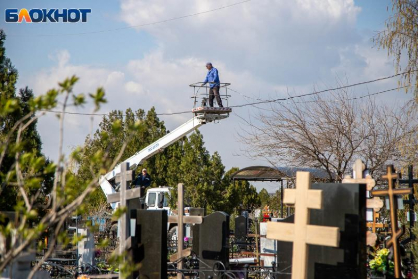 В Волжском выделят более 18 миллионов рублей на благоустройство кладбищ