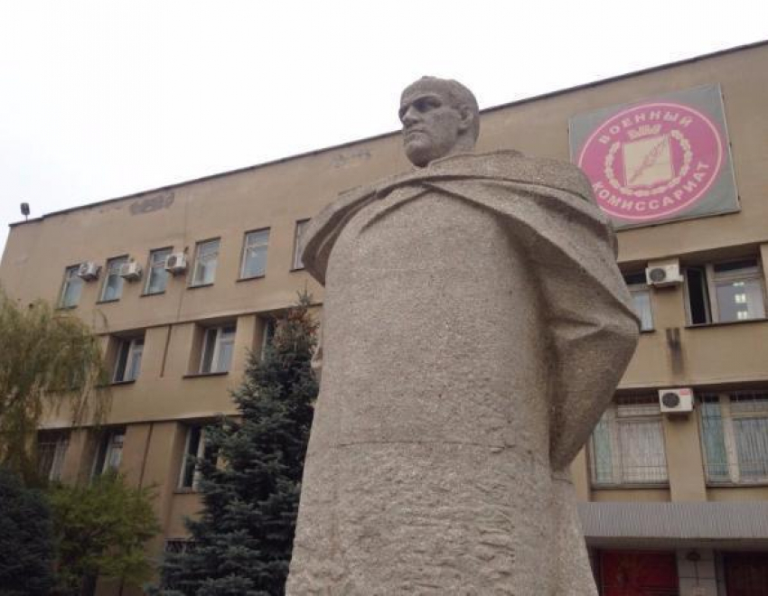 Первые призывники весенней кампании в Волжском отправились нести службу