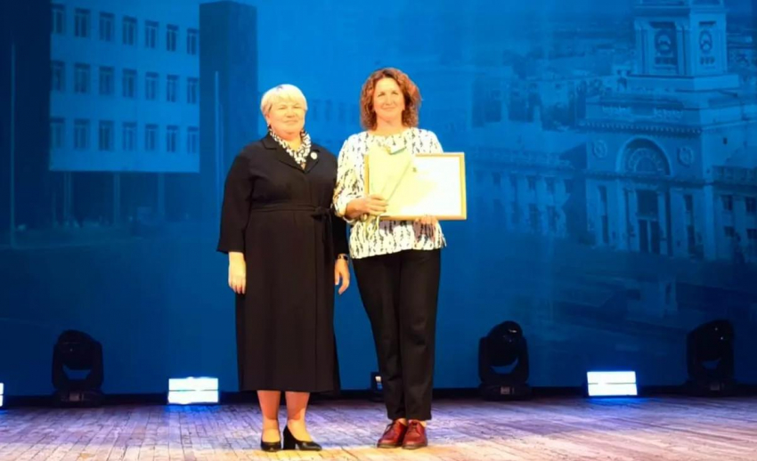 8 волжских учителей получили заслуженные награды