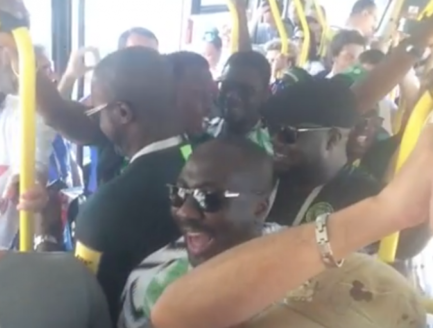 Нигерийцы устроили караоке в волгоградском автобусе