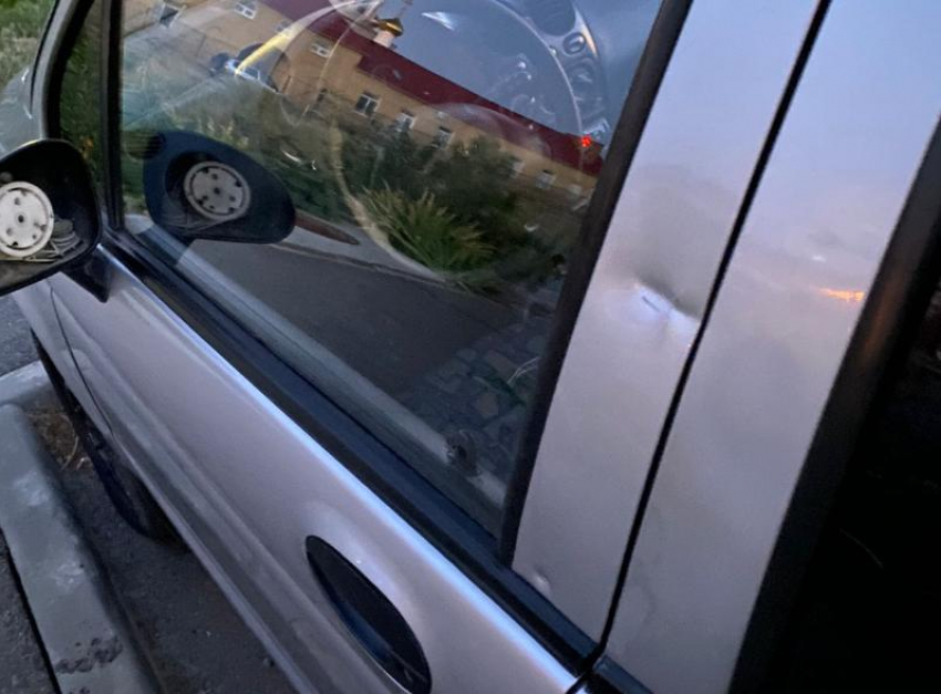 На ночных взломщиков автомобилей жалуются жители Волжского