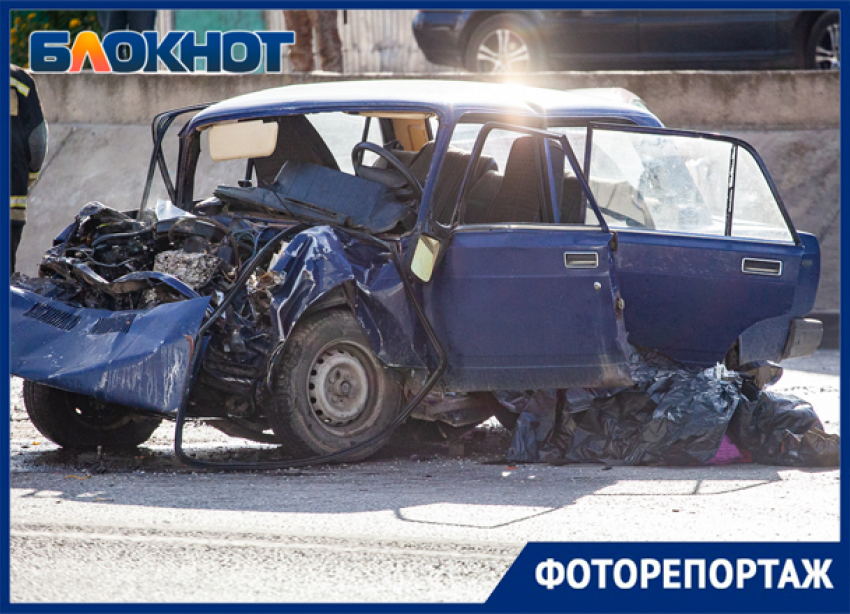 Женщина-водитель «семерки» погибла в лобовом столкновении в Волжском
