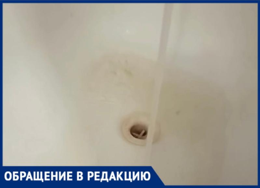 Вместо холодной воды — ржавая с песком: волжанка рассказала о коммунальной аварии