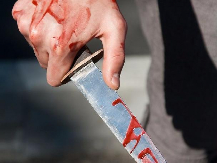 Мужчина вспорол грудь сопернику из-за соседских дрязг под Волжским 