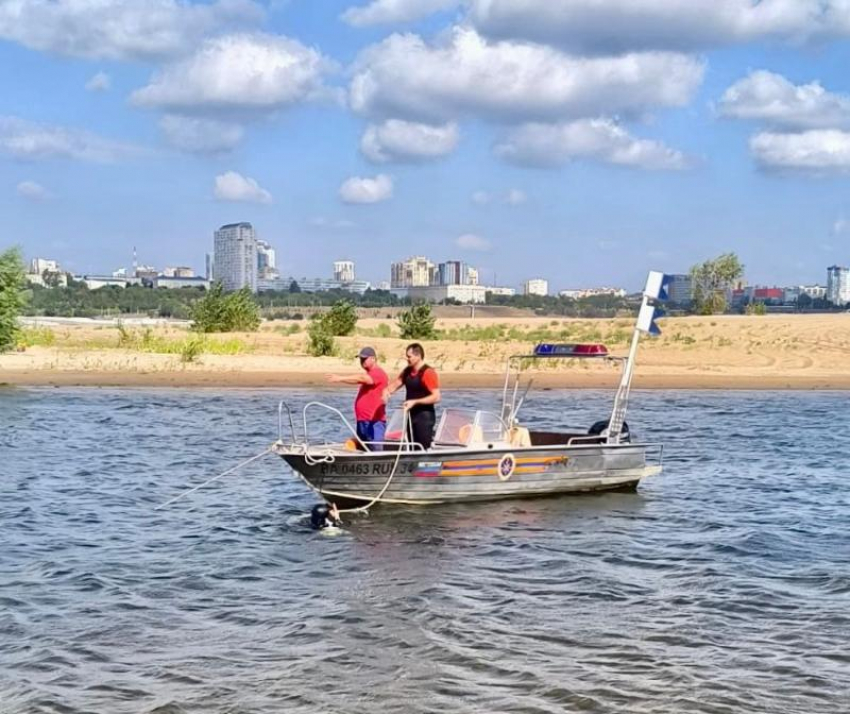 Тела двух мужчин достали из воды под Волжским