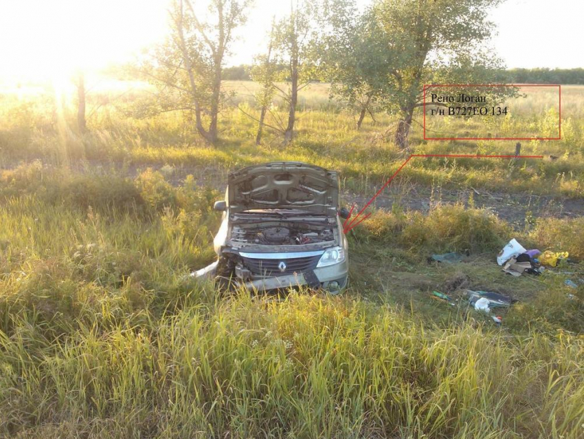 В ДТП под Волгоградом погиб 50-летний водитель: пострадали женщина и подросток