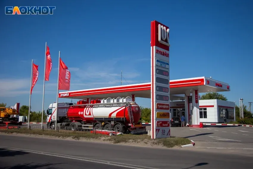 В Волгоградской области снова взлетели цены на бензин