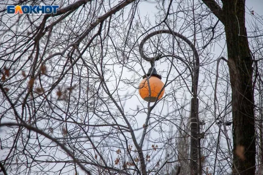 В Волгоградской области пострадавшим от стихии восстановили свет