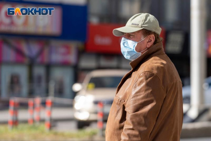 «Едкий запах и головная боль»: в Волжском жители боятся за своих детей из-за состояния воздуха
