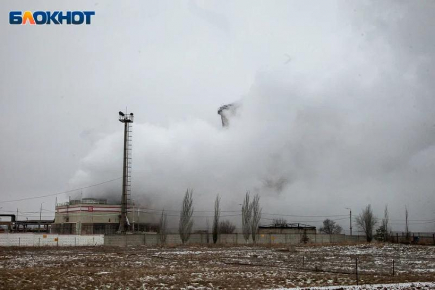 Эксперты проверили воздух после ночного пожара на нефтебазе после атаки БПЛА на Волгоградскую область