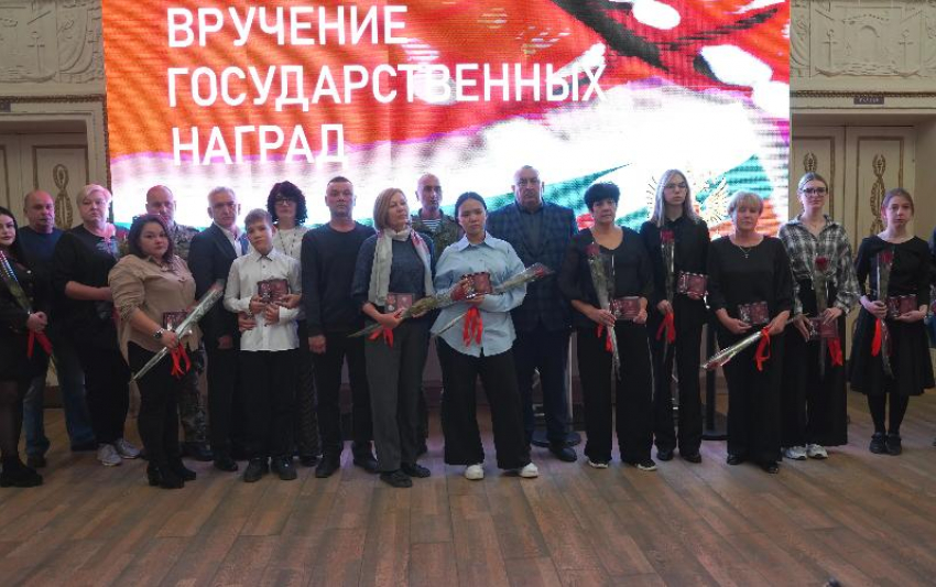 Минутой молчания почтили память погибших во время СВО в Волжском