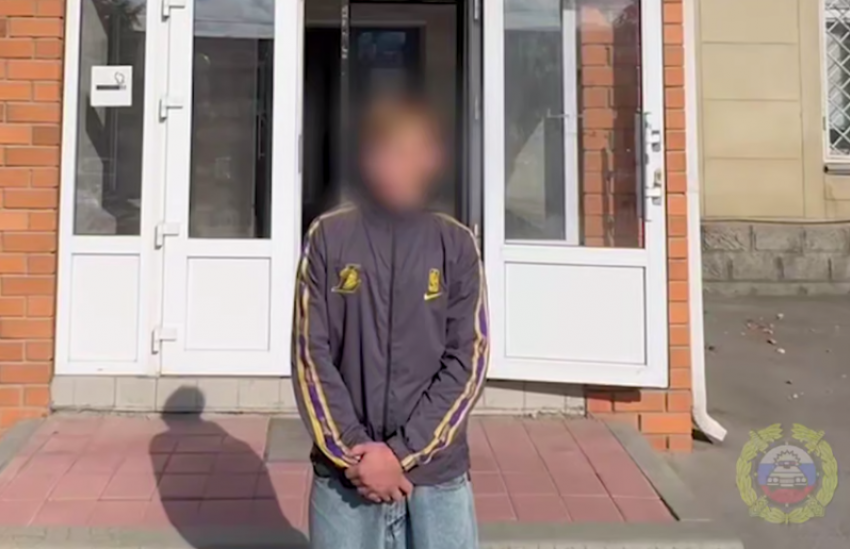 В Волгограде подросток на «девятке» пытался удрать от полиции, выехал на «встречку» и врезался в патрульную машину