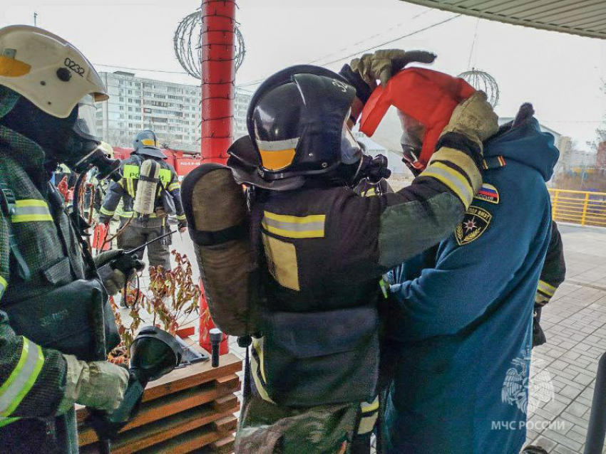 Итоговые пожарно-тактические учения в Волжском