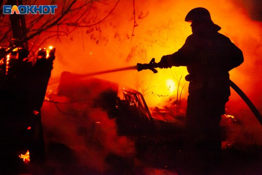 Все, что известно о ночном пожаре на Зеленом в Волжском