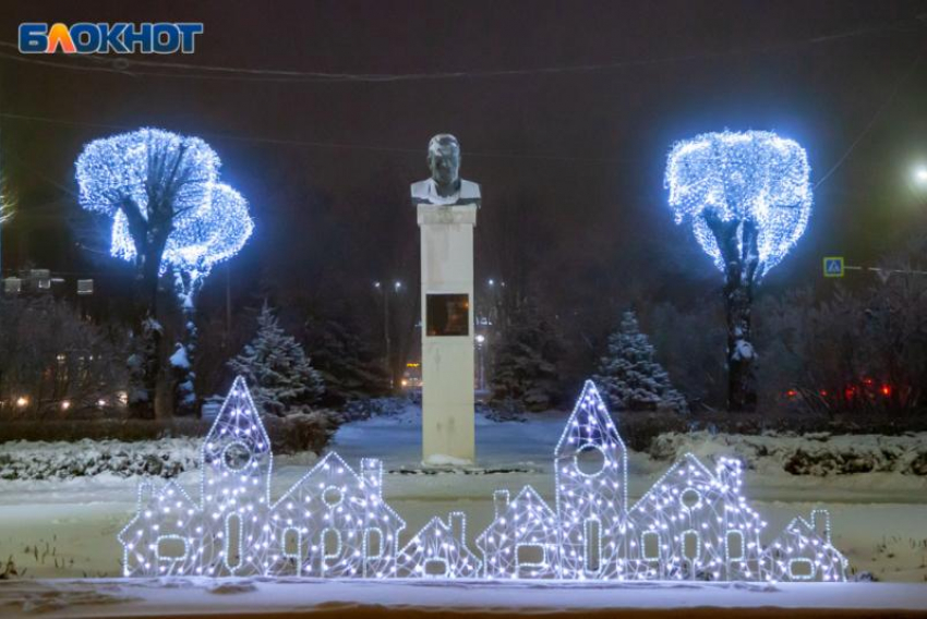 «Стекла затряслись»: жители о взрывах в Волжском