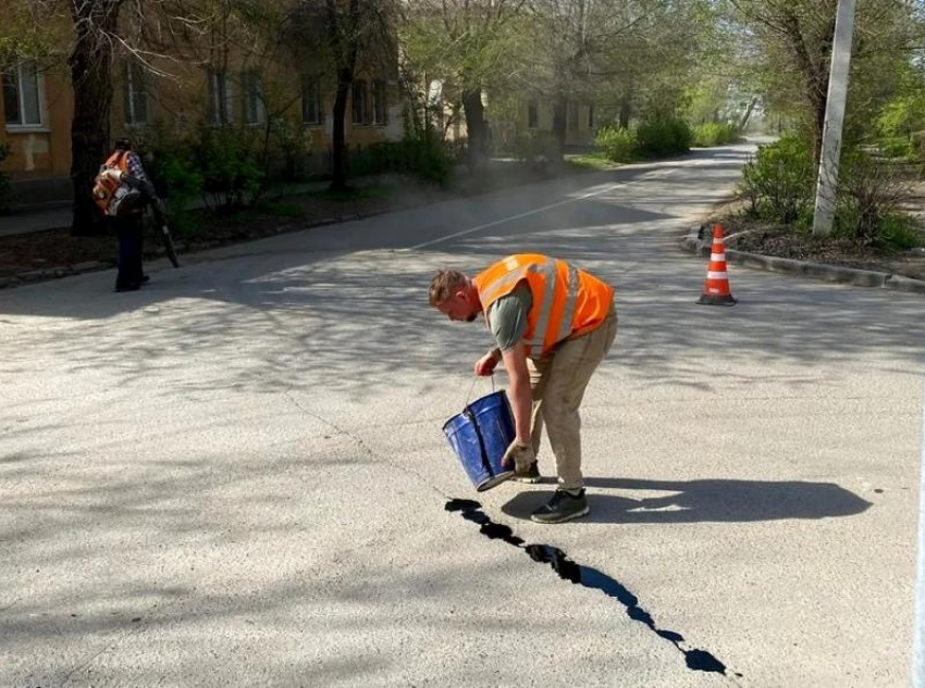 В Волжском продолжают проверку дорог, отремонтированных по нацпроекту