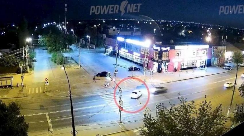 «Кровавый июль» на перекрестке: волжанка насчитала пятерых пострадавших за неделю и требует смены схемы светофора на Ленина