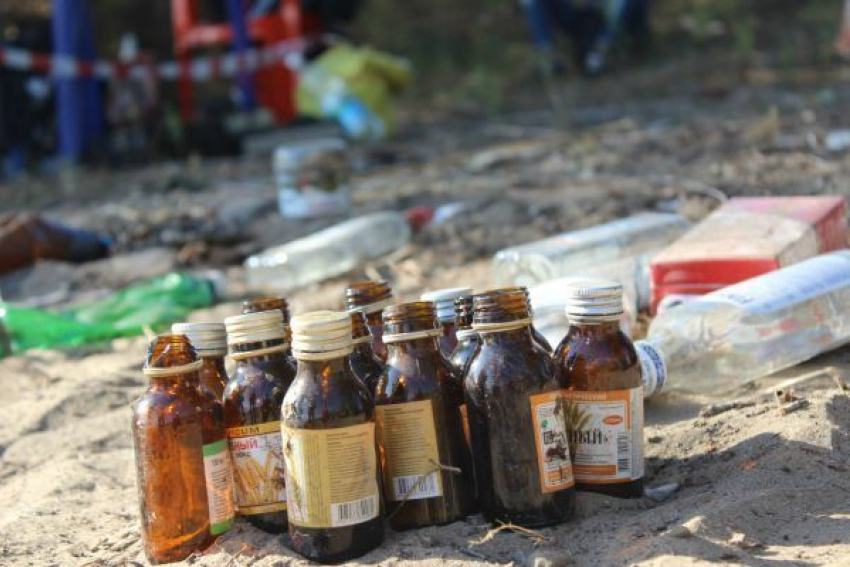 Волжане вынесли несколько мешков мусора с берегов Ахтубы