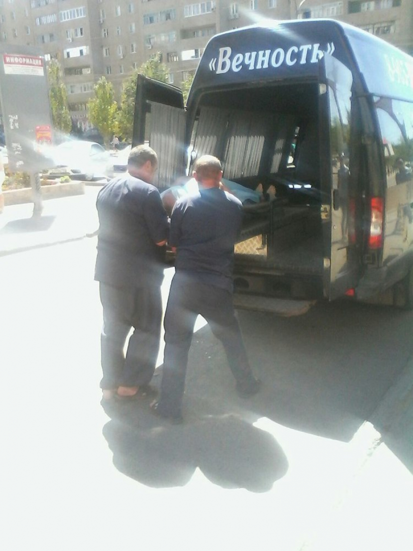 На рынке в Волжском скончался 56-летний мужчина