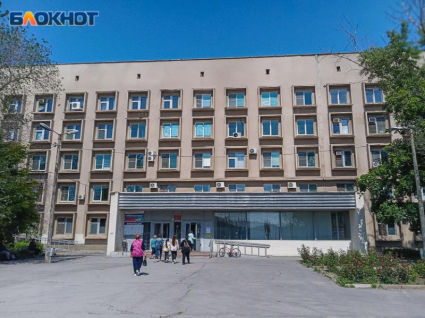 Объявлен график работы волжских поликлиник на майских праздниках