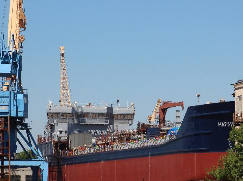 Кораблестроители подарили Волжскому танкер «Марлин"