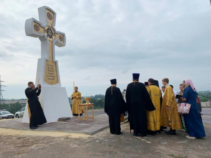 Епископ вручил волжанам архиерейские грамоты