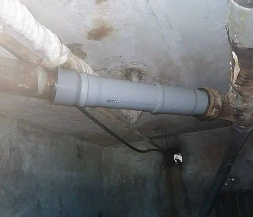 В Волжском оперативно ликвидировали потоп в подвале после жалобы в соцсетях