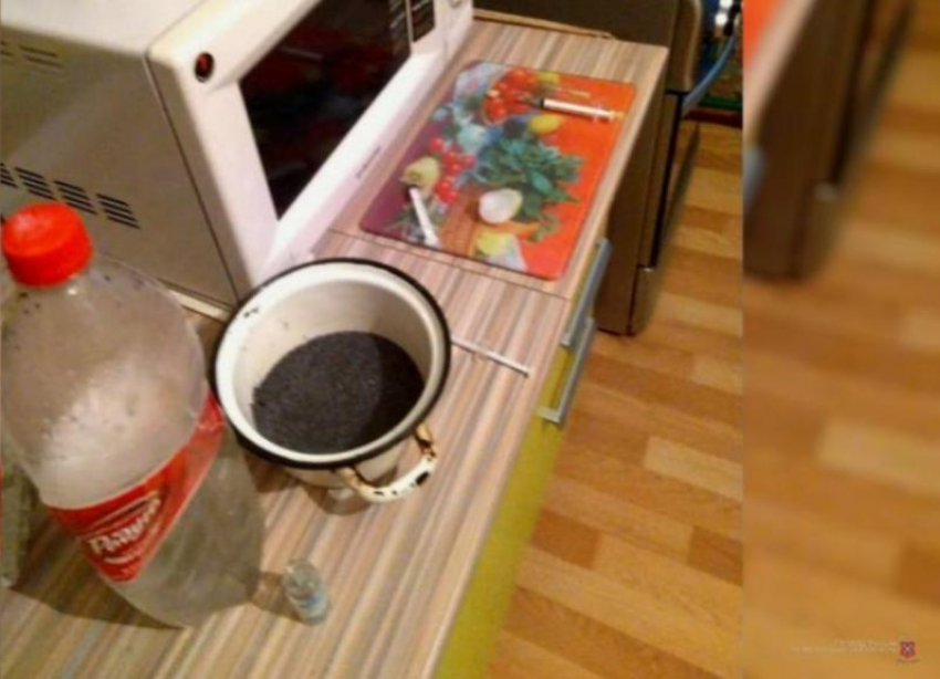 В Волжском прикрыли наркопритон: женщина сдала квартиру за бутылку