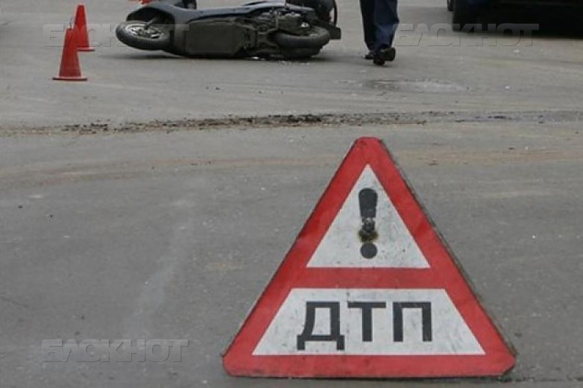 В Николаевском районе 12-летний мопедист сбил 8-летнего мальчика на обочине 