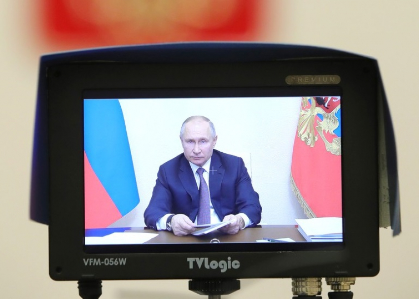«Пусть хотя бы часовой пояс вернут»: мнение волжан о прямой линии с Путиным