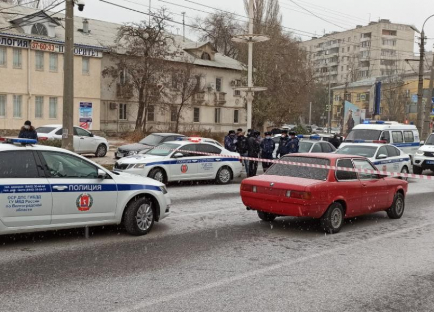 Стало известно состояние полицейского, получившего удар по голове монтировкой