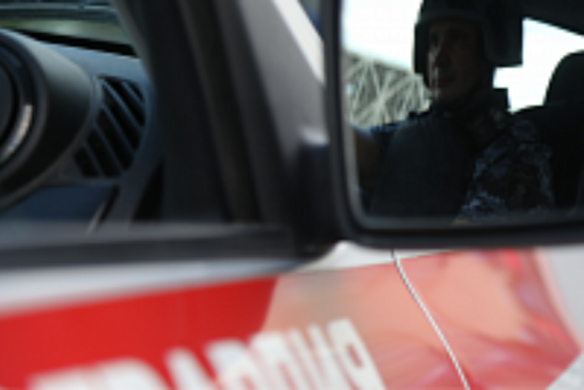 В Волжском мужчина убегал от силовиков из-за ворованного коньяка