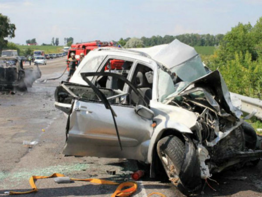 В ДТП под Волгоградом погибли три человека