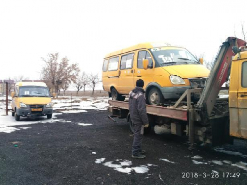 Еще одну запрещенную маршрутку увезли на штрафстоянку в Волжском