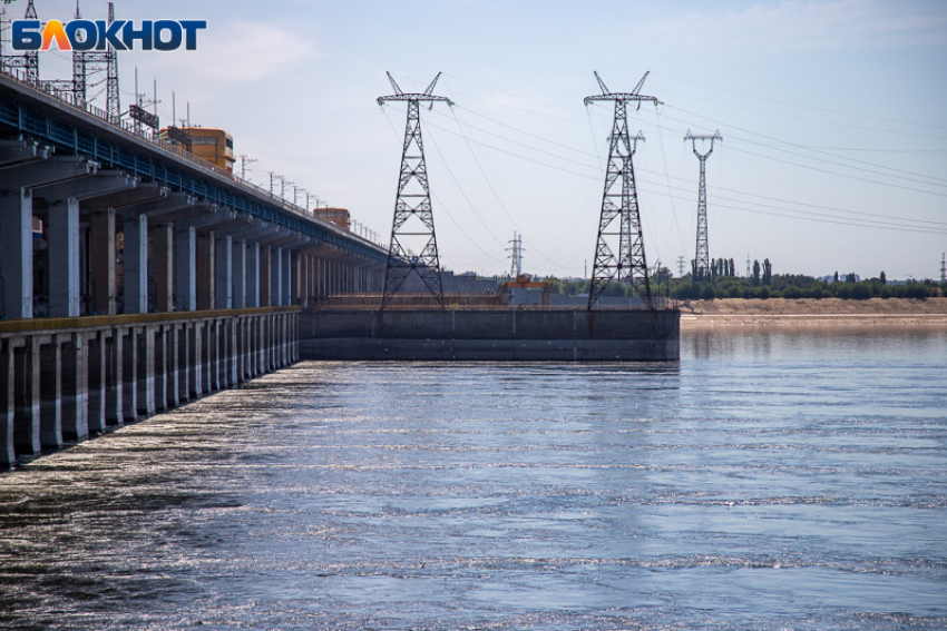 В Волжском продлили повышенные сбросы с ГЭС