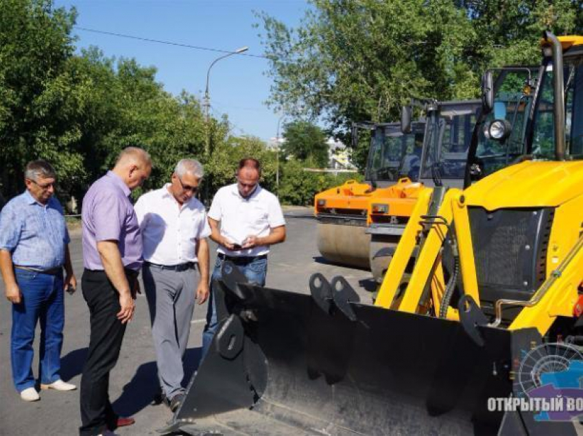 В муниципальном технопарке прибыло: в Волжский доставили новый транспорт 