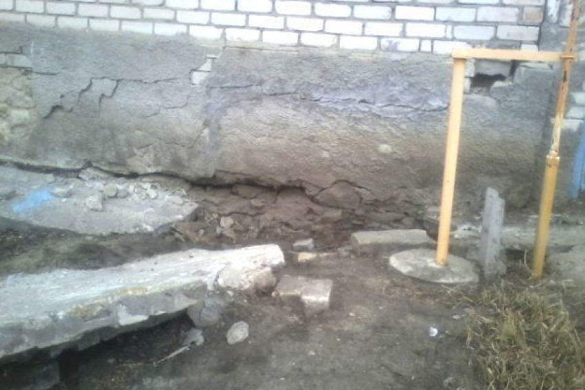 Мэрия Волжского не торопится признавать аварийный дом таковым