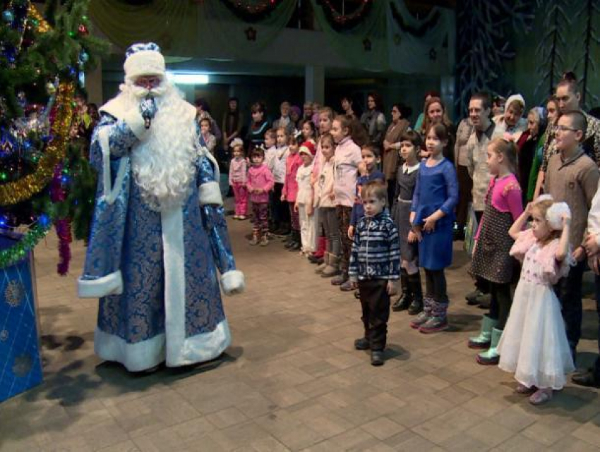 Более 200 юных волжан посетили ежегодное рождественское мероприятие