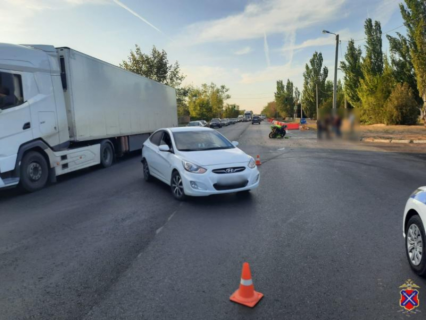 МЧС, МВД и медики прибыли на ДТП с участием мотоциклиста: что же страшного произошло на дорогах Волжского?